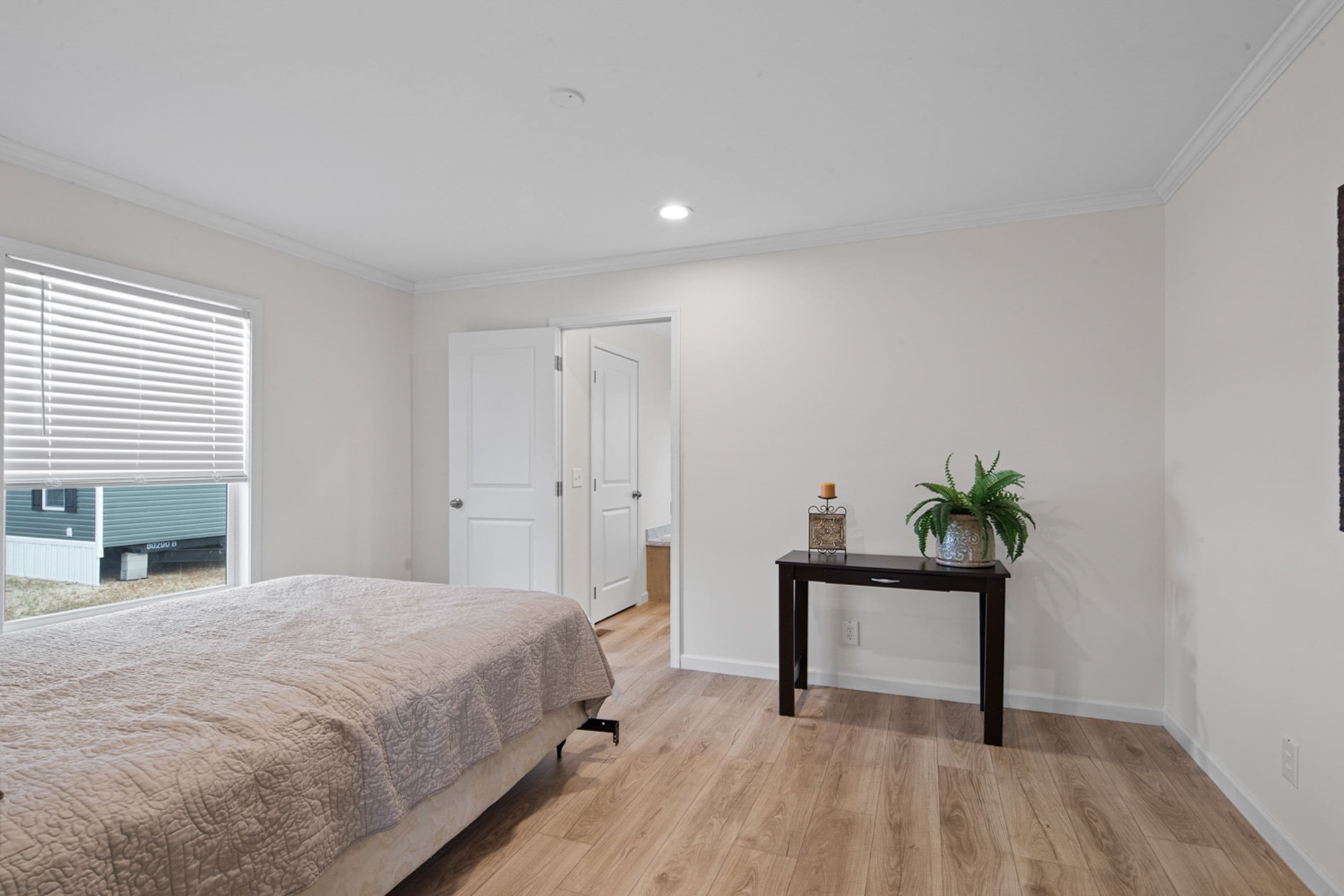 Pinehurst (inventory) interior and bedroom home features