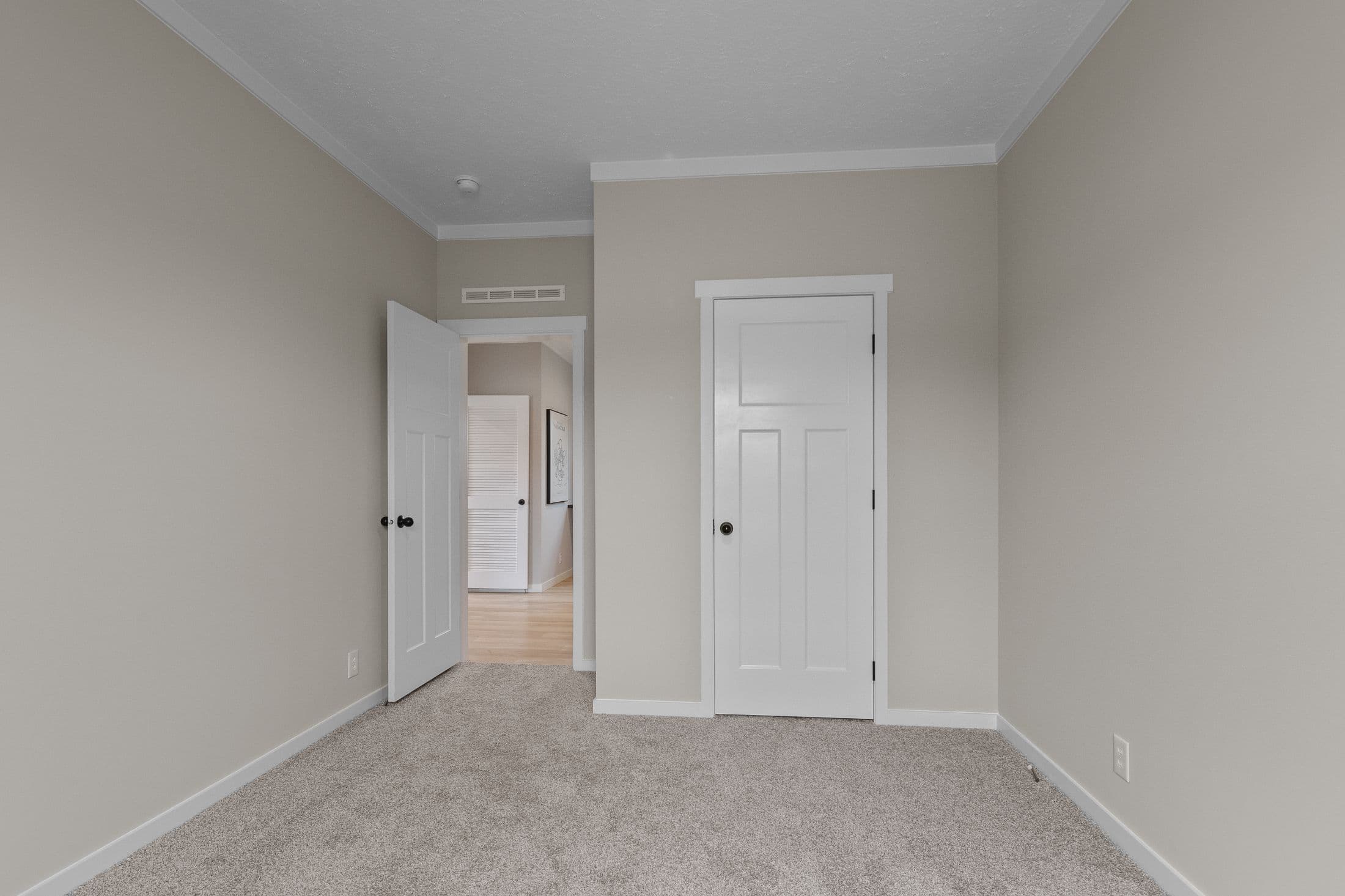 The altitude 2 interior home features