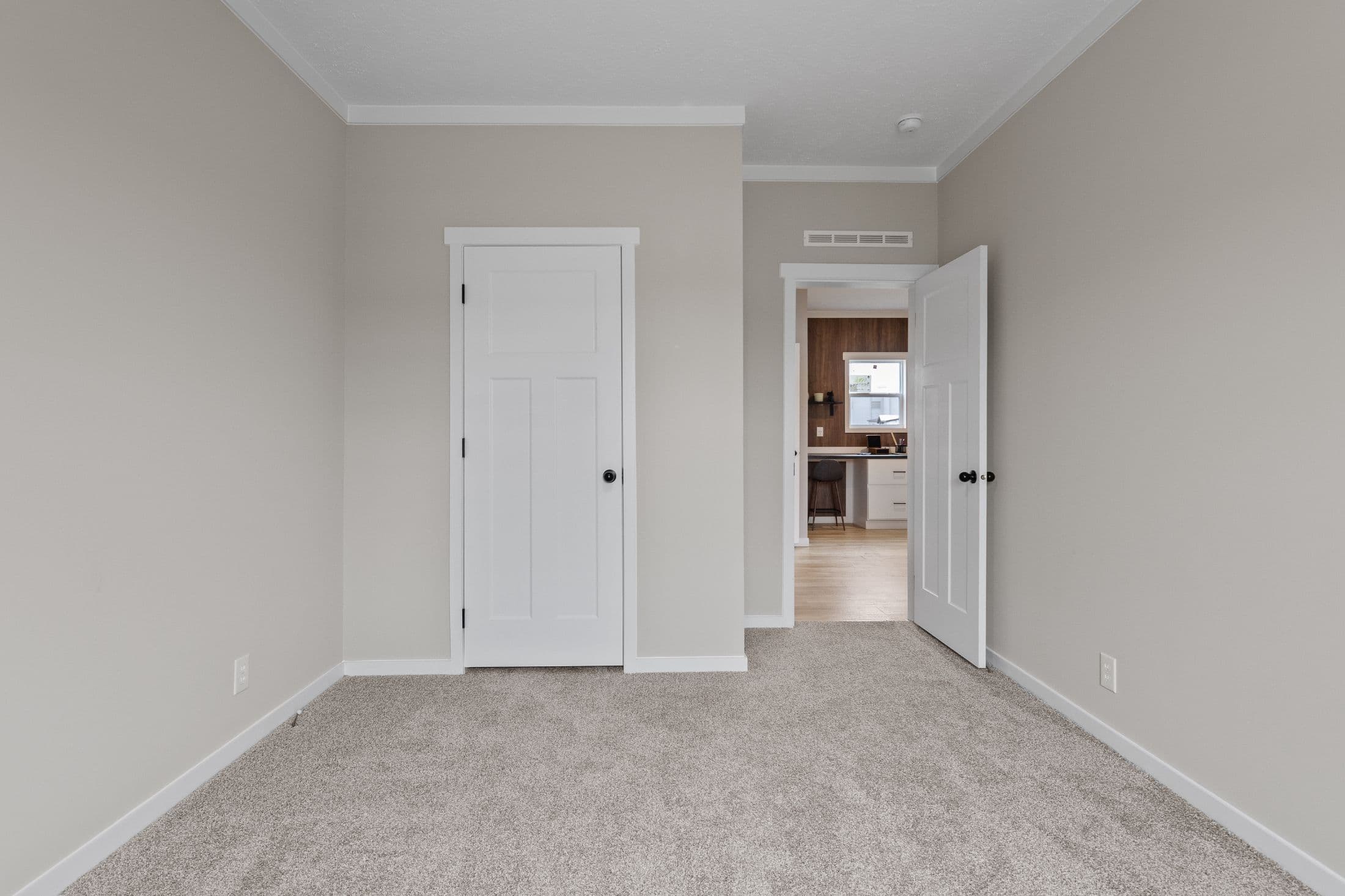 The altitude 2 interior home features