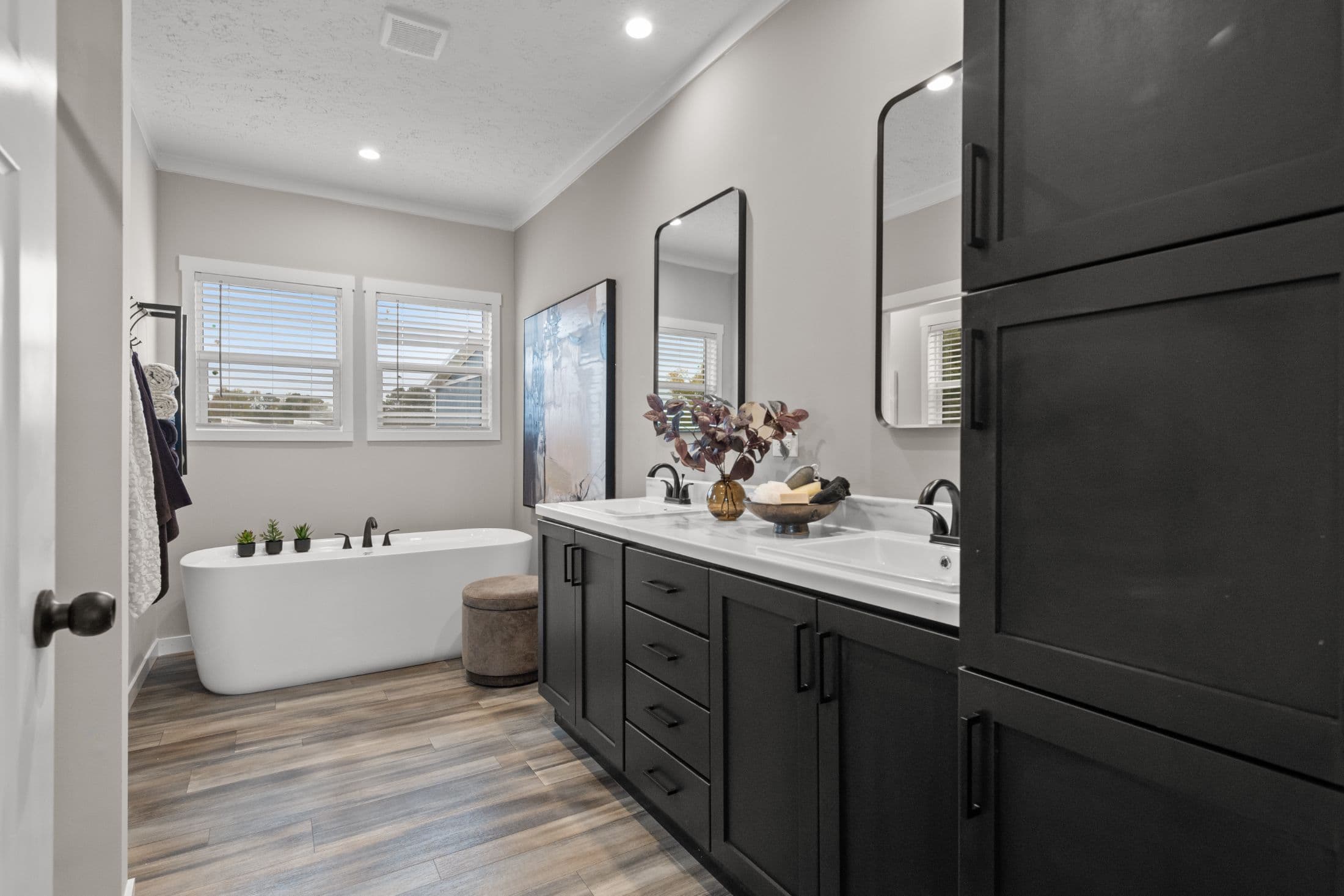 The altitude 1  home features