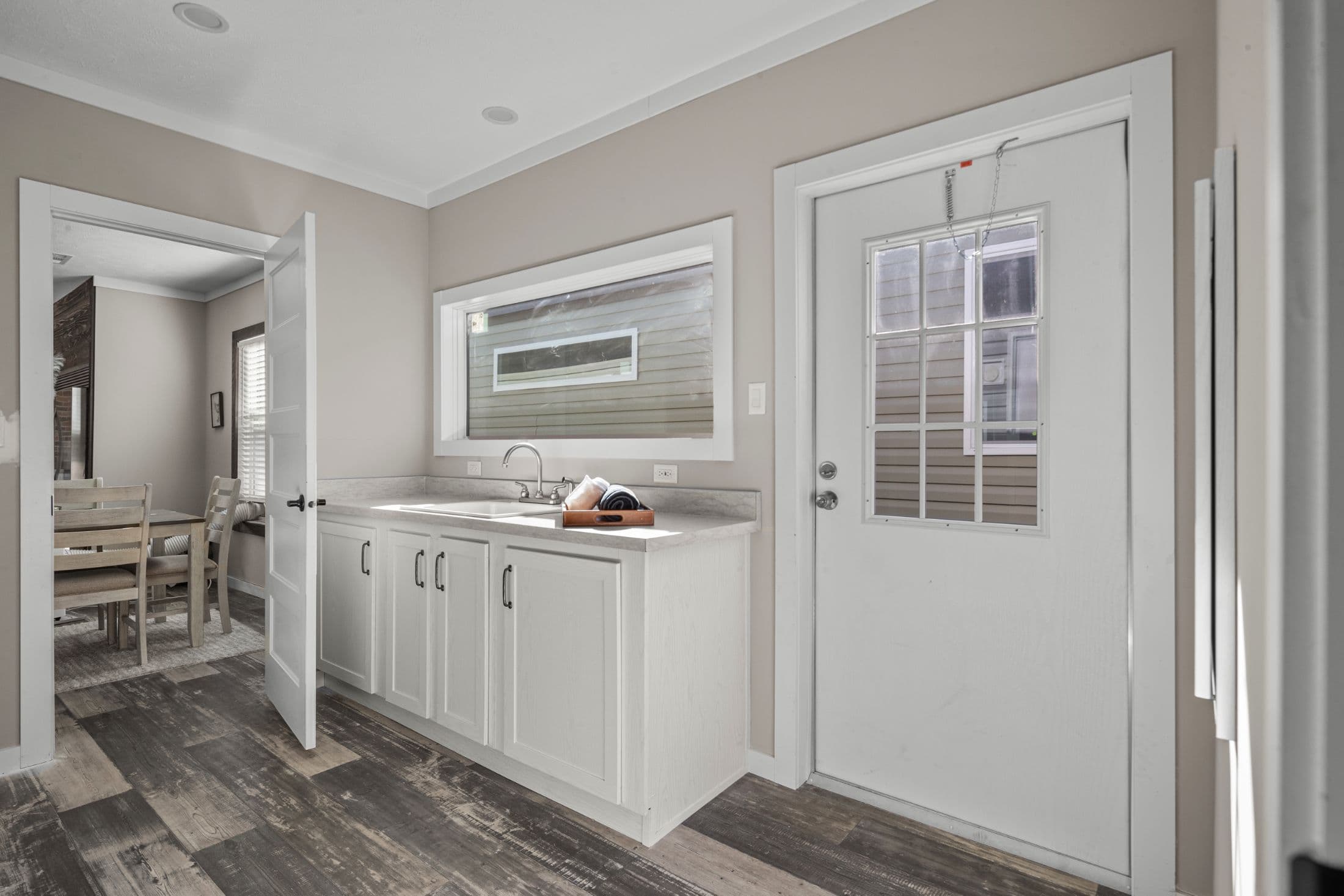 The azalea  home features