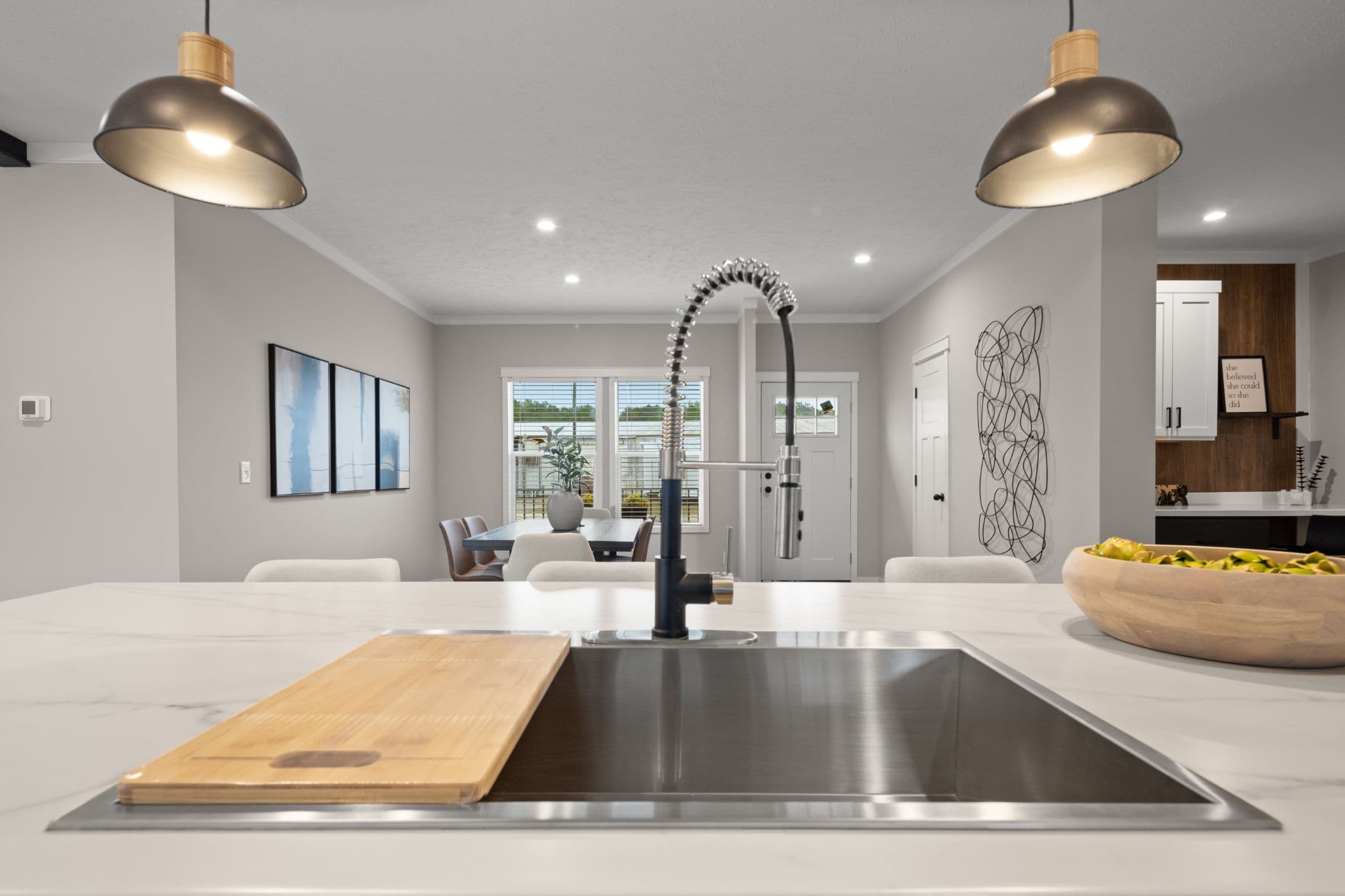 The altitude 1  home features