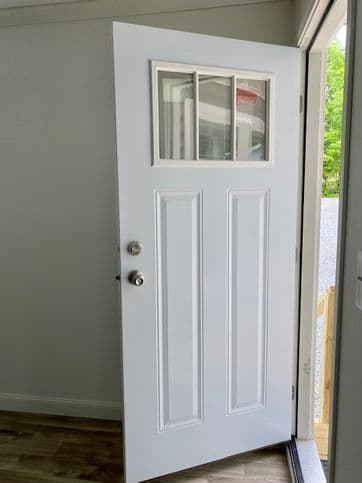 Country manor 32663m interior home features