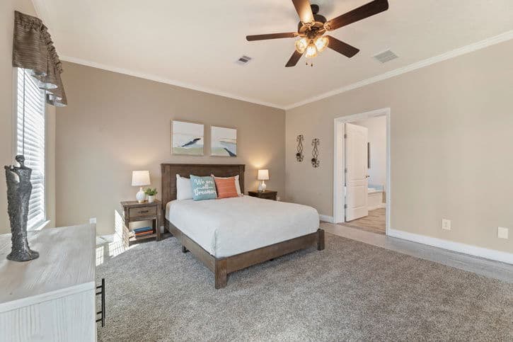 Timberview 32663e bedroom home features