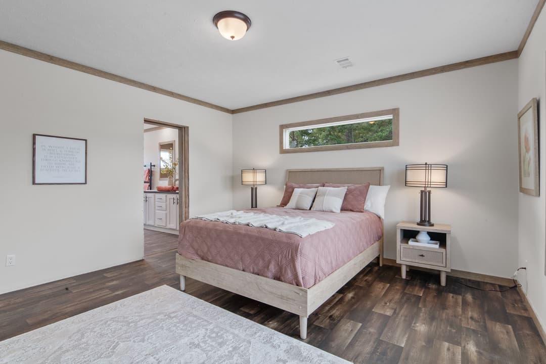 The roxy interior and bedroom home features