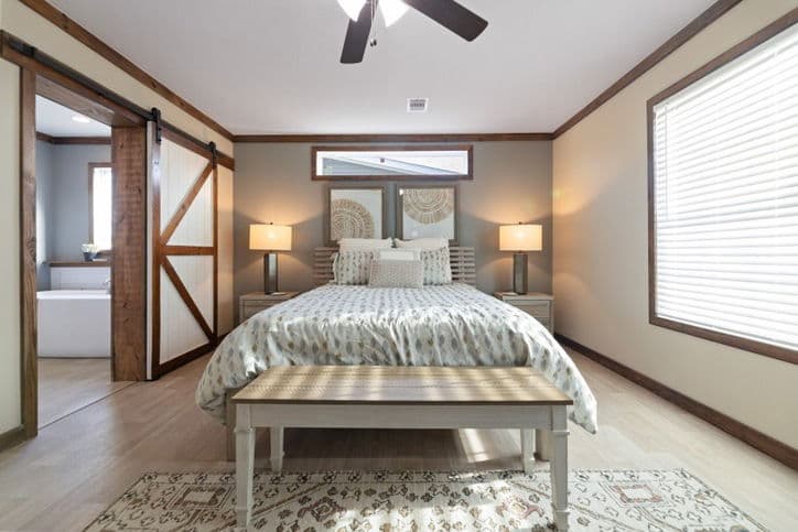 Goose 28643a bedroom home features