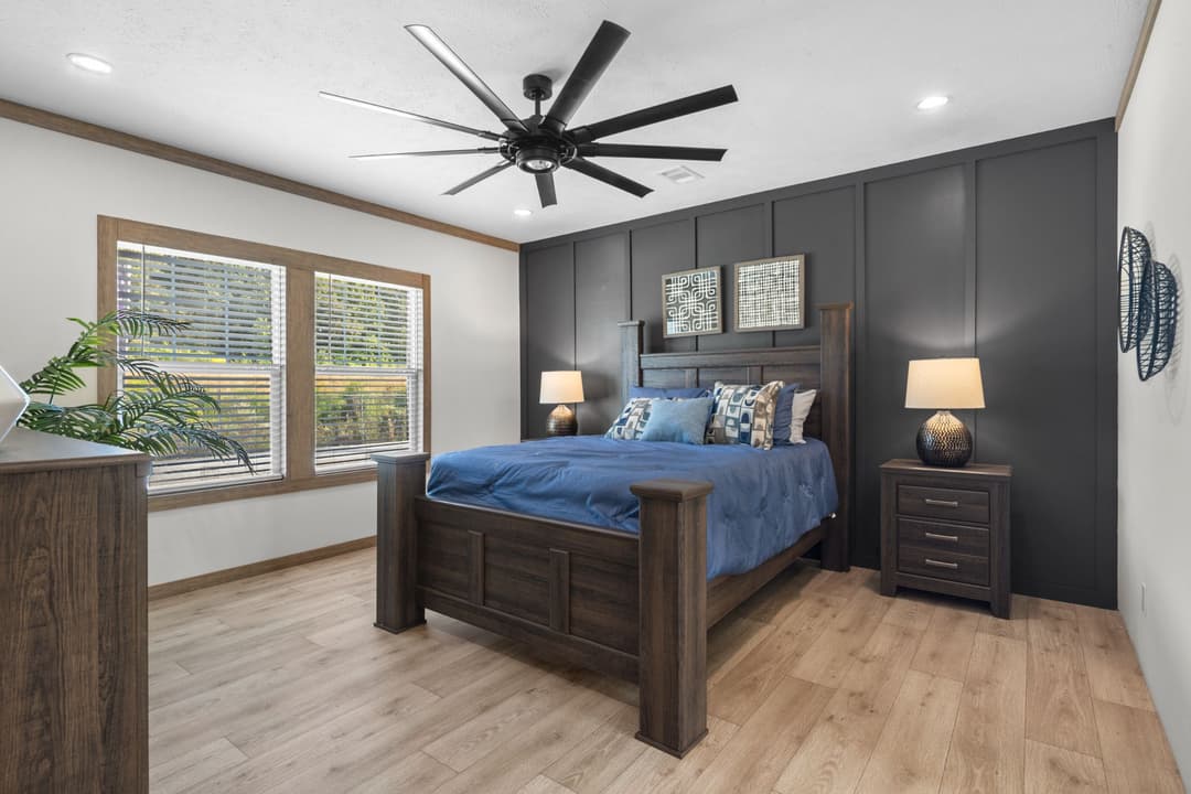 The highland oak interior and bedroom home features