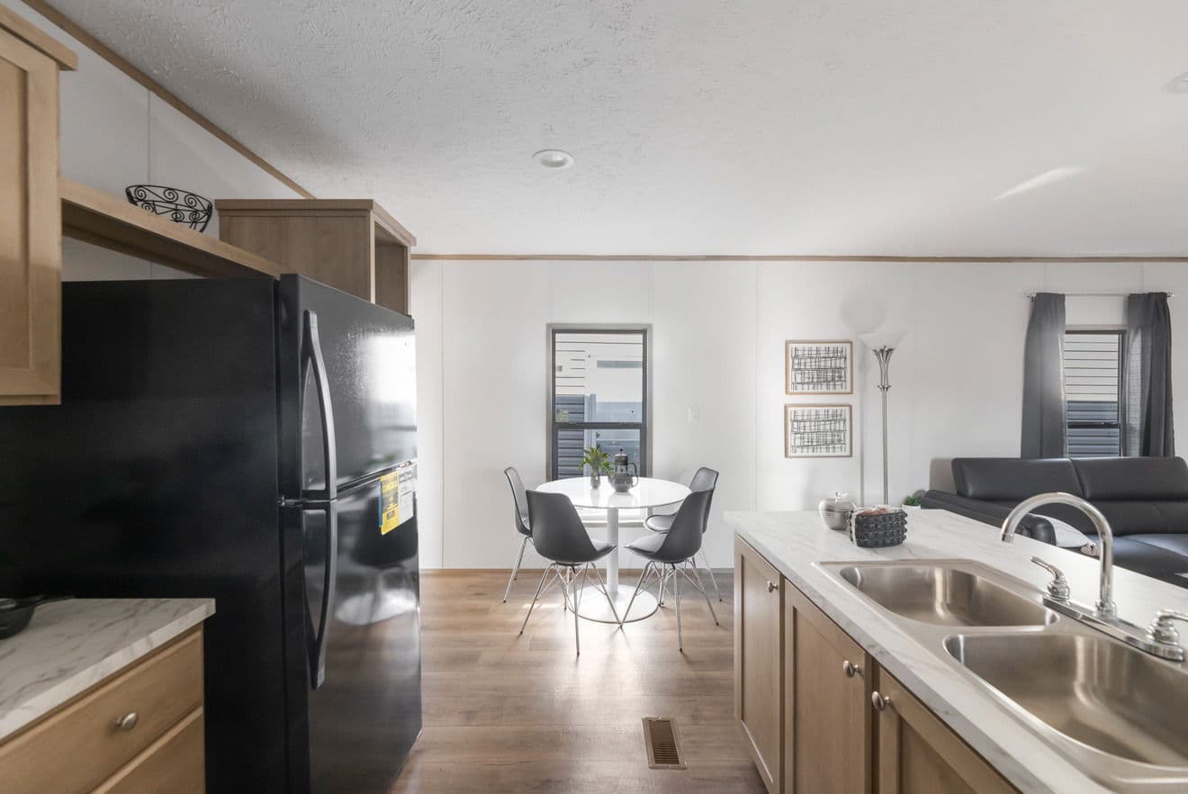 Phoenix 16763a kitchen home features