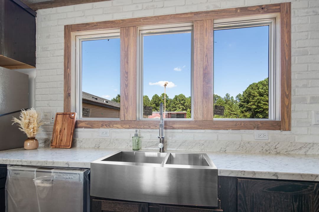 The delilah (inventory) kitchen home features