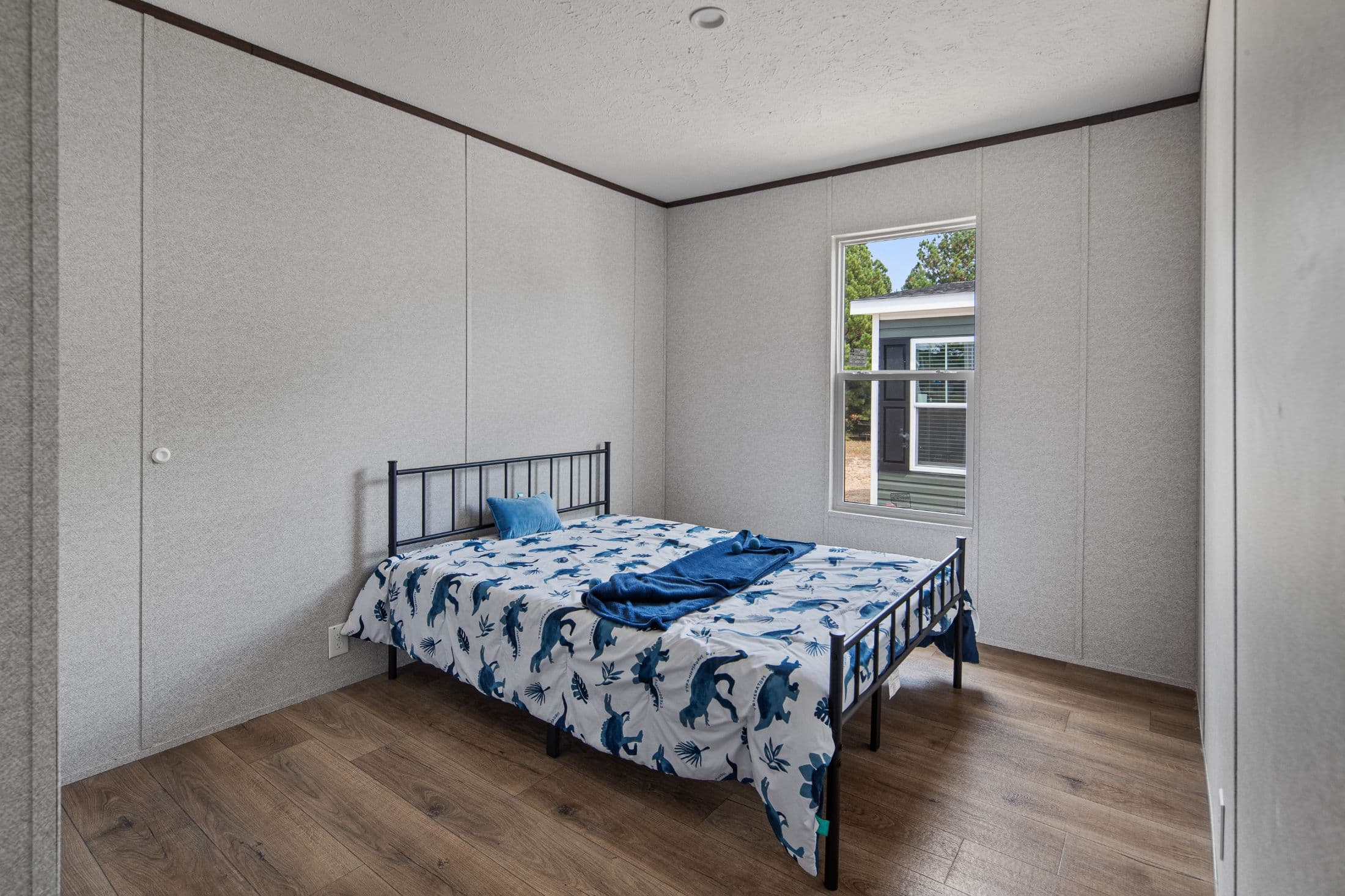 Riverbank 2856 (inventory) bedroom home features