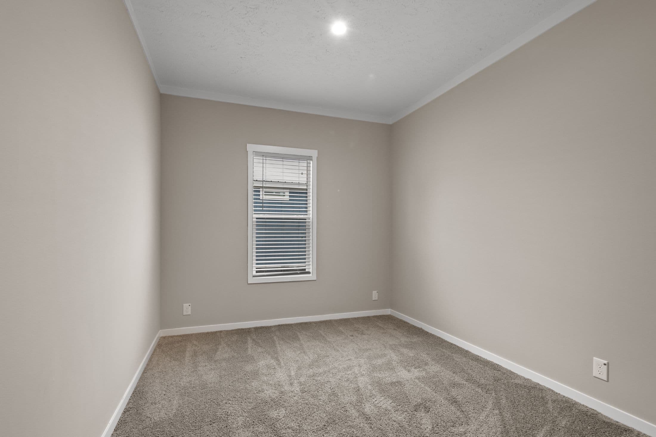 The altitude 1  home features