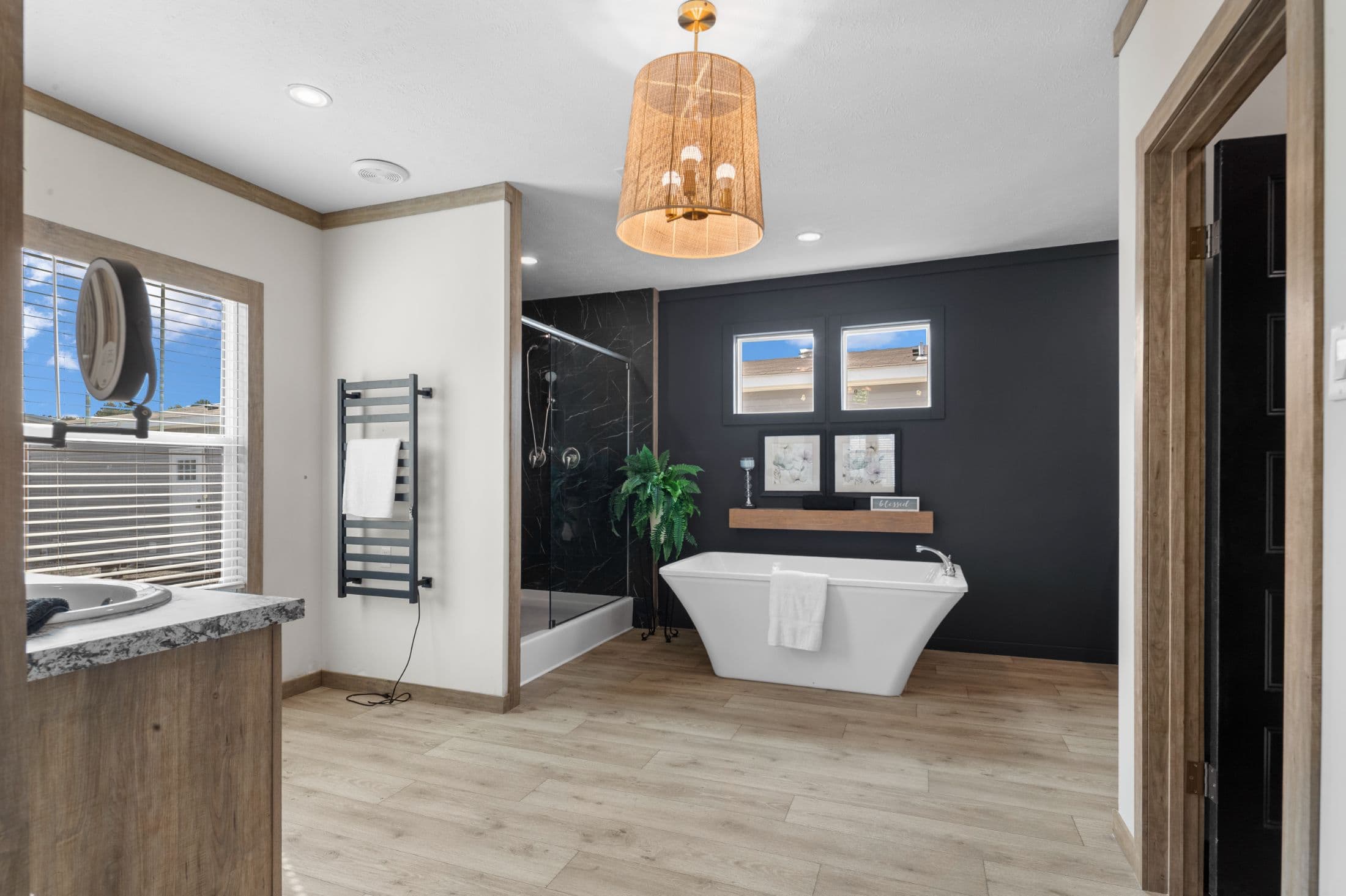 The highland oak interior and bathroom home features