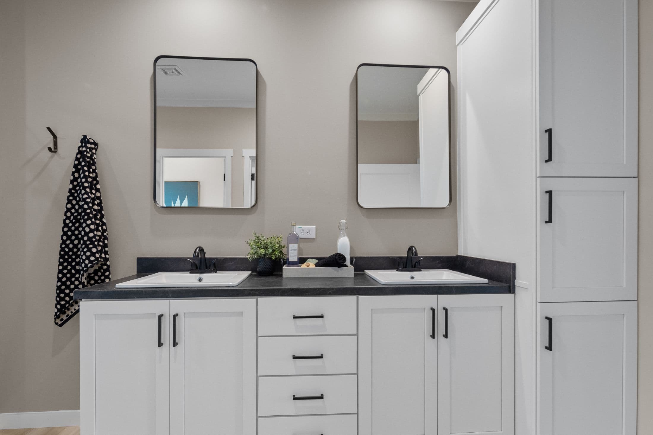 The altitude 2 bathroom home features