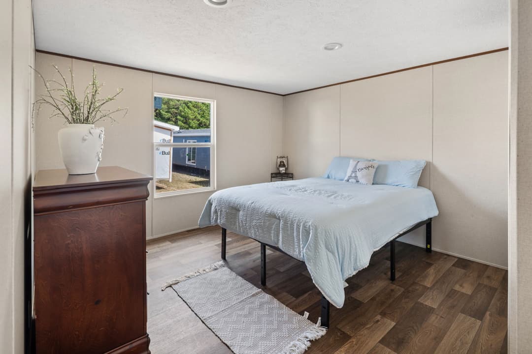 Bliss (inventory) bedroom home features