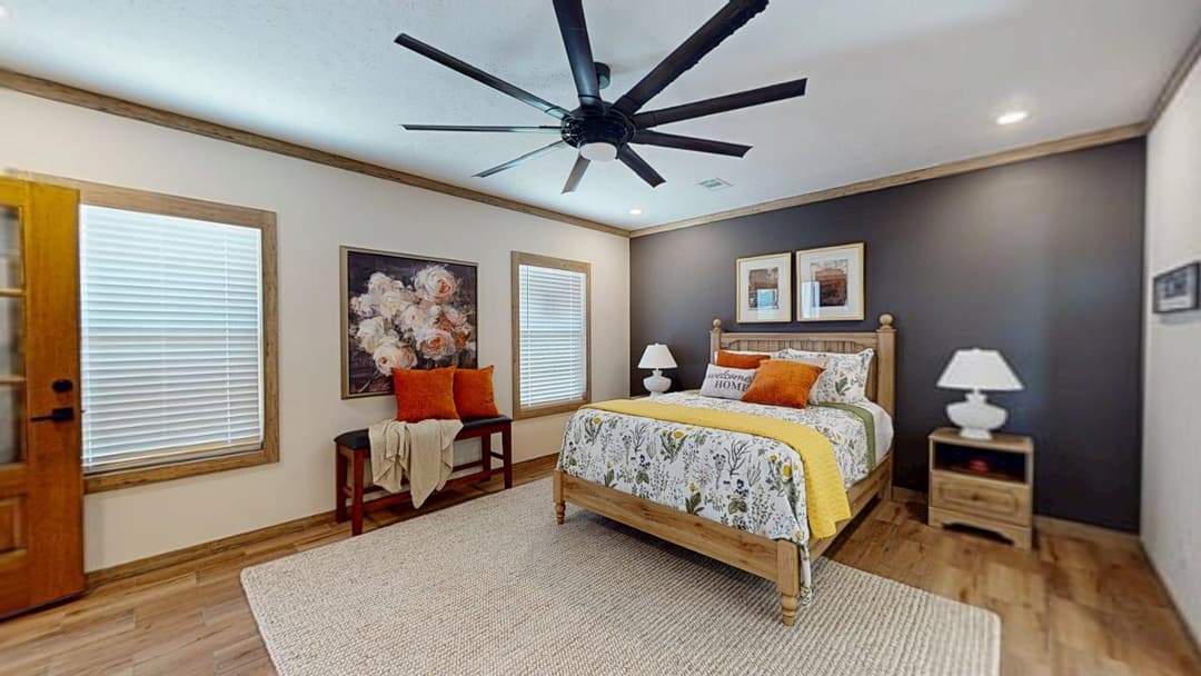 Mountain laurel bedroom home features