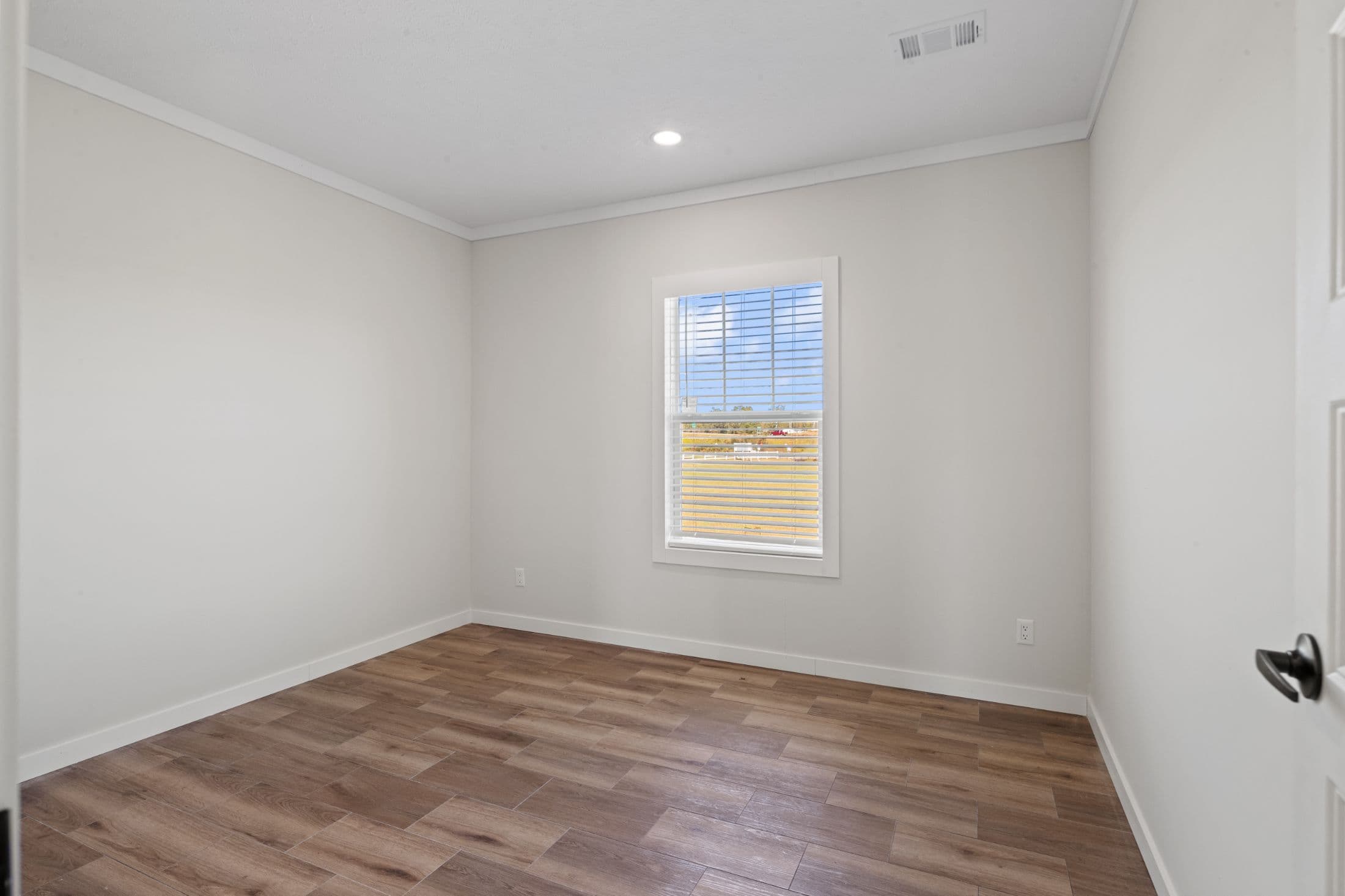 The twin creek interior and bedroom home features