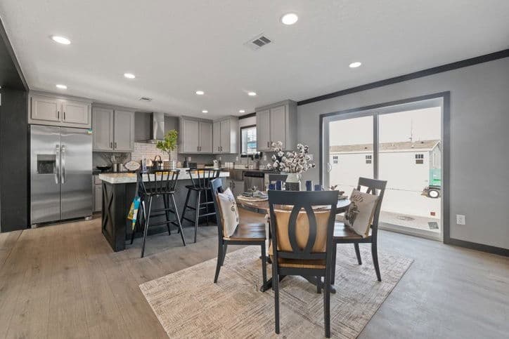 Sparrow 32725a kitchen home features