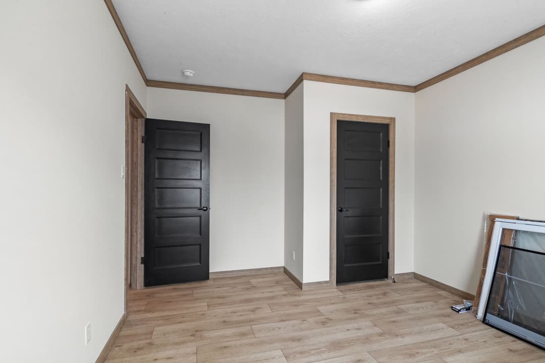 The highland oak interior and bedroom home features