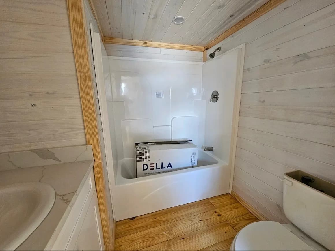 Starry skies | 4b 103 special bathroom home features