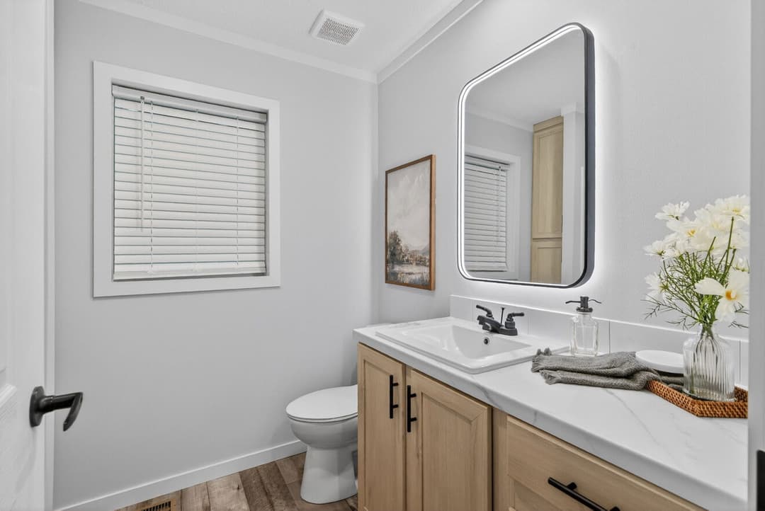 Axis 32563n bathroom home features