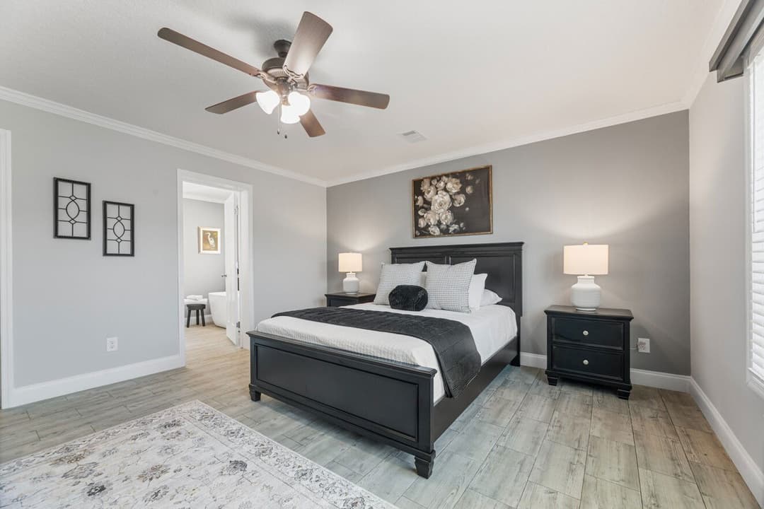 Jones 32764b bedroom home features