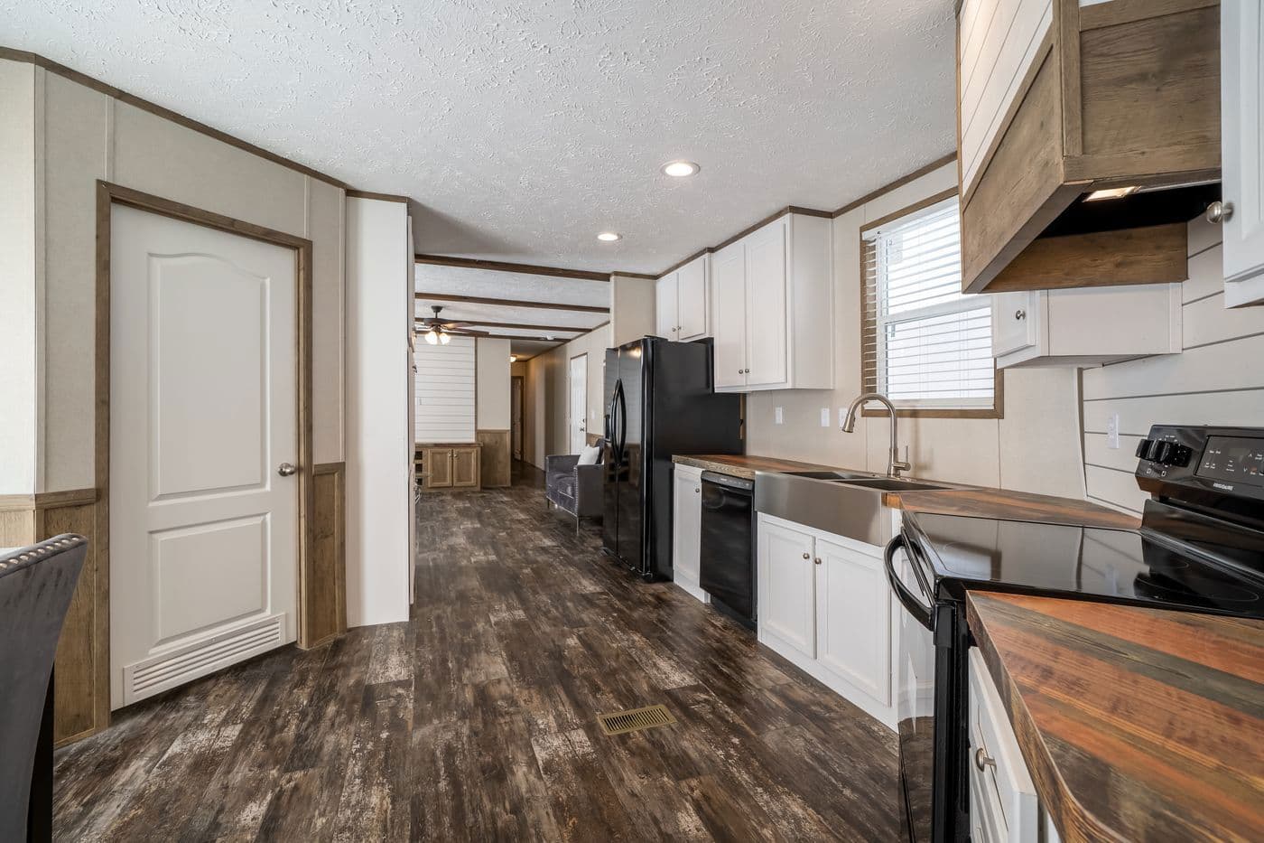 Anniversary entertainer kitchen home features