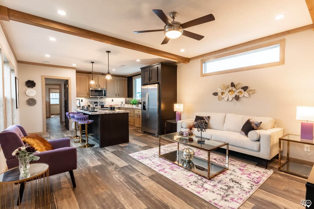 The canyon creek interior home features