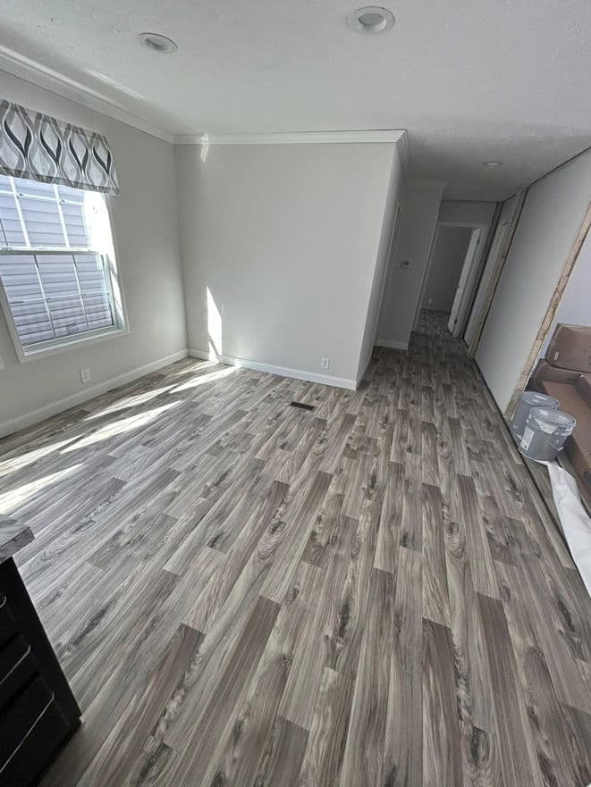 Country manor 28563m interior home features