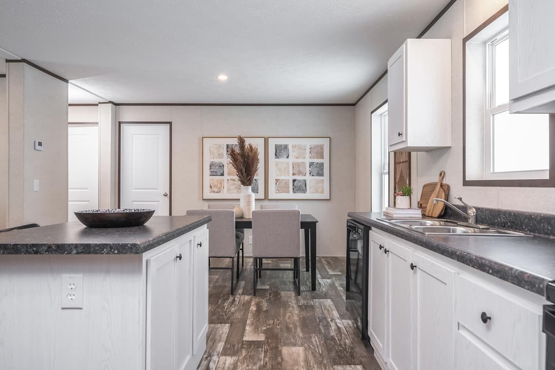 Churchill 2848 kitchen home features