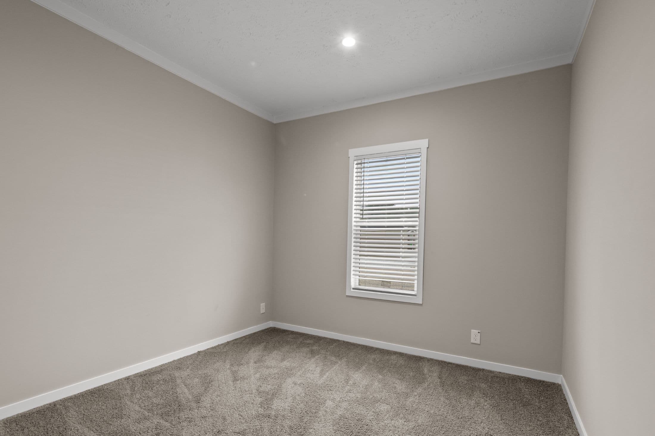 The altitude 1  home features