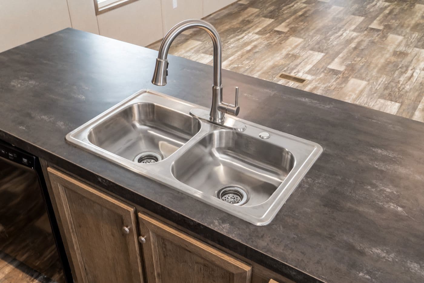 The breeze kitchen home features