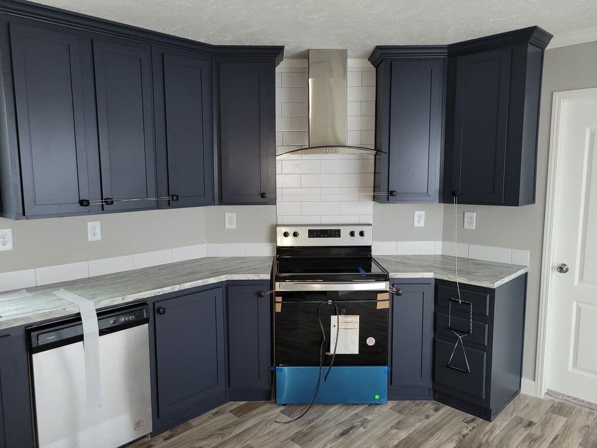 Country manor 16763m kitchen home features