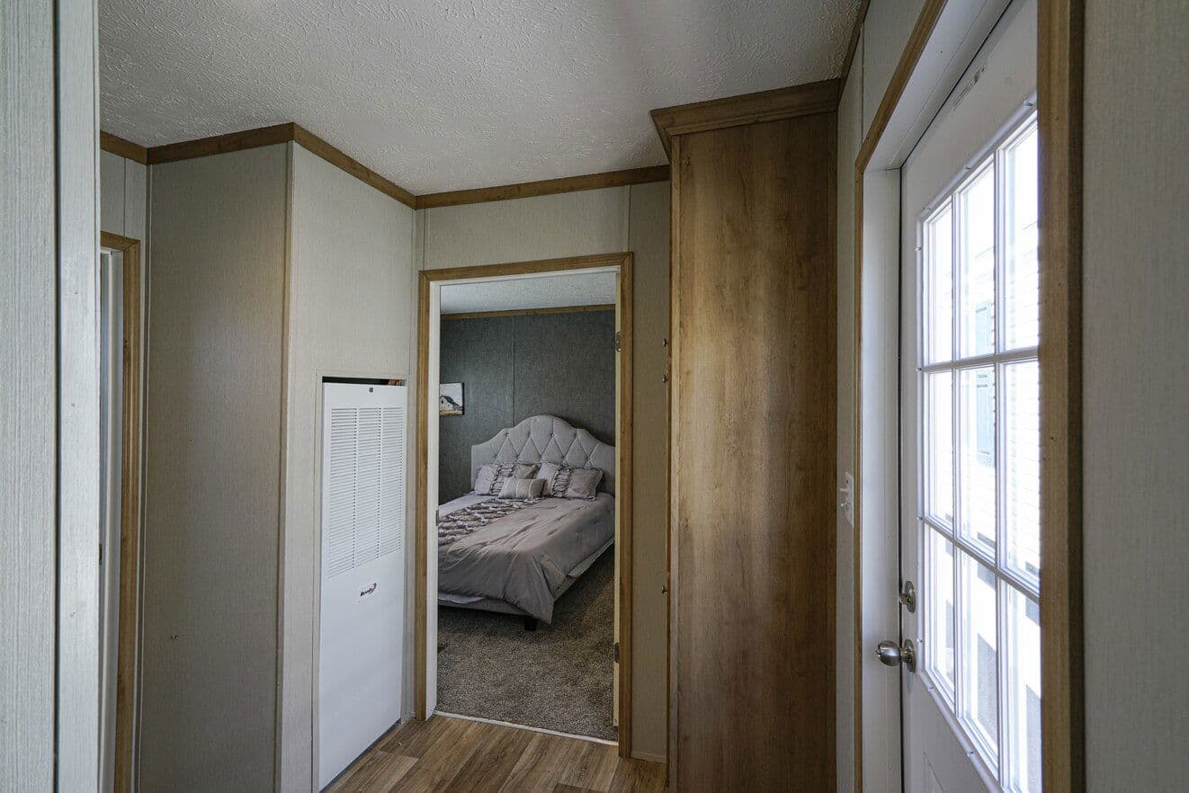 Dakota 14482d interior home features