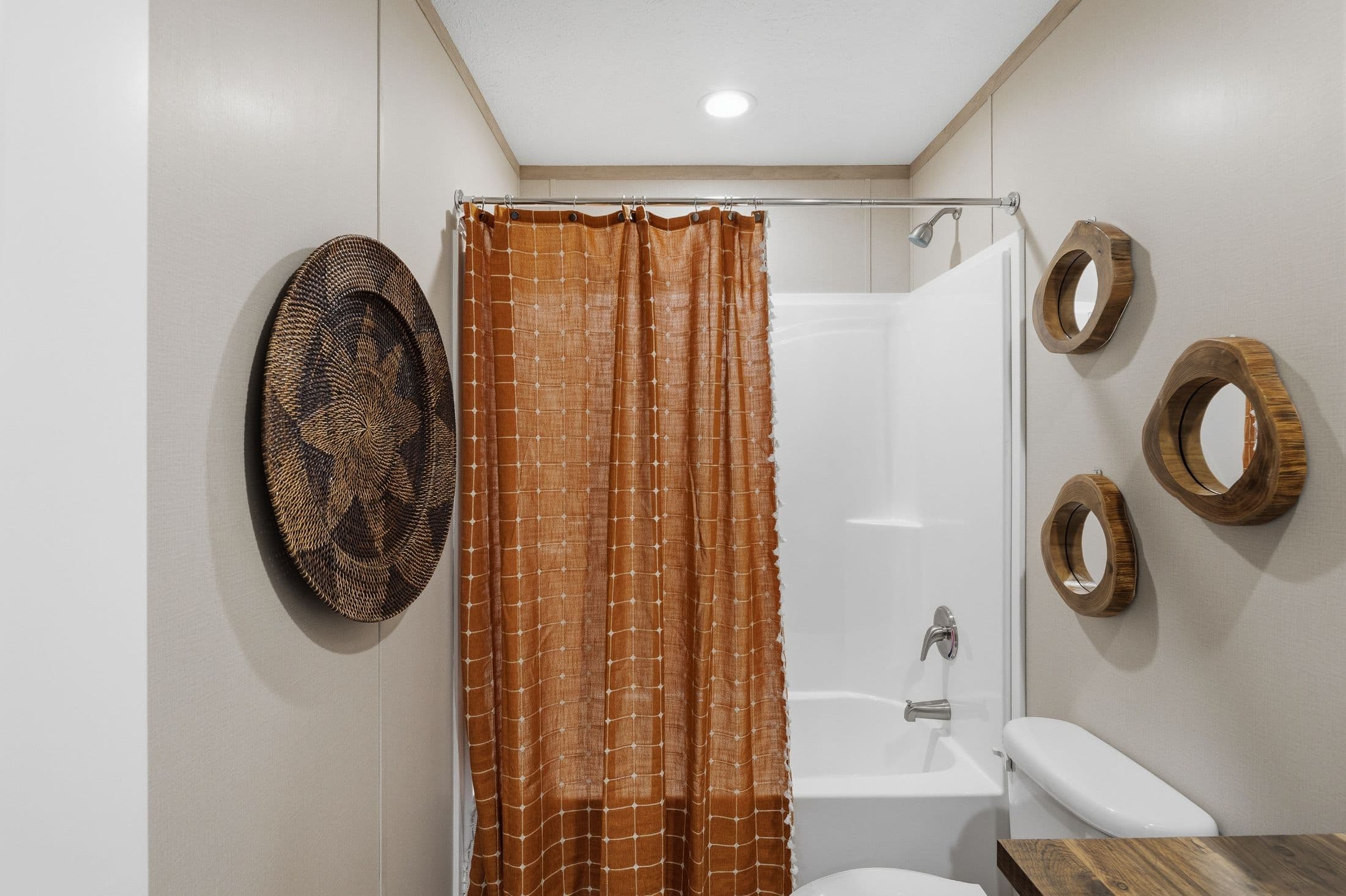 Expedition  home features