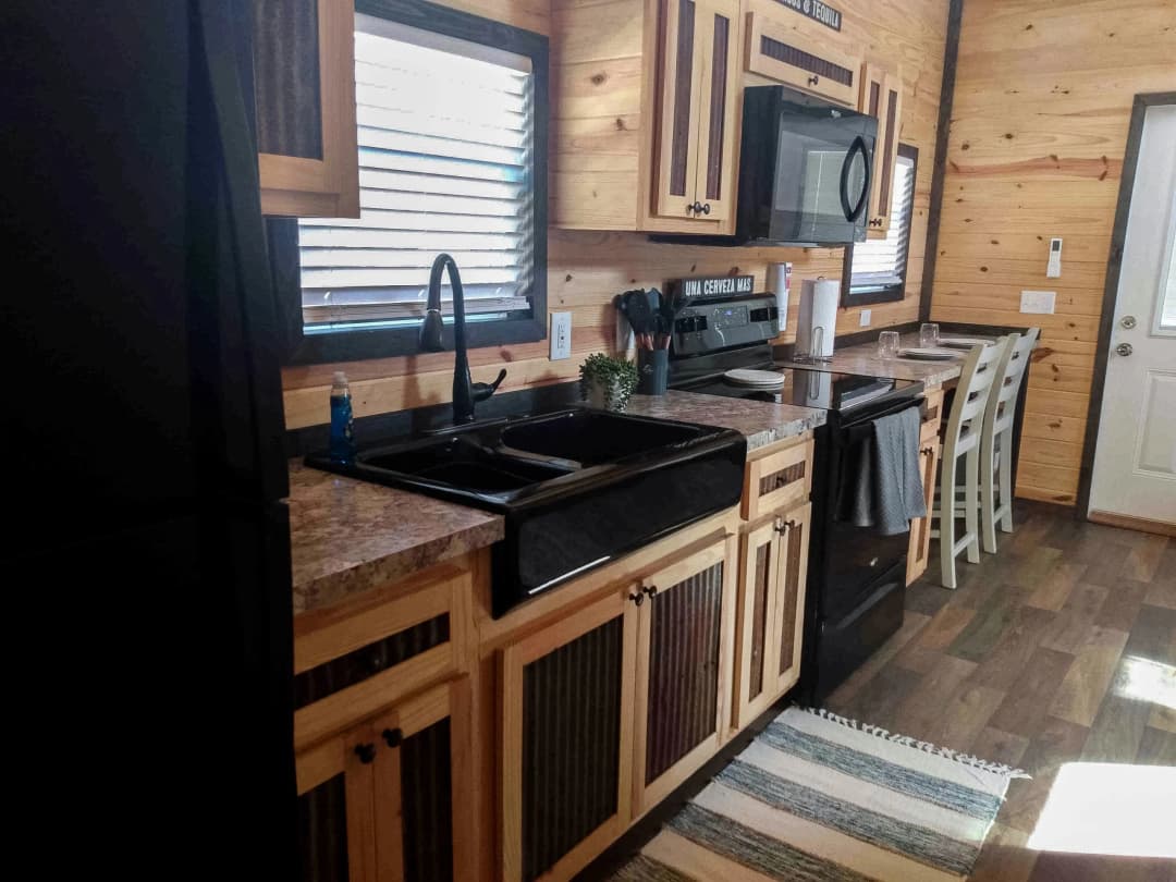 Trailhead| 4b 126 kitchen home features