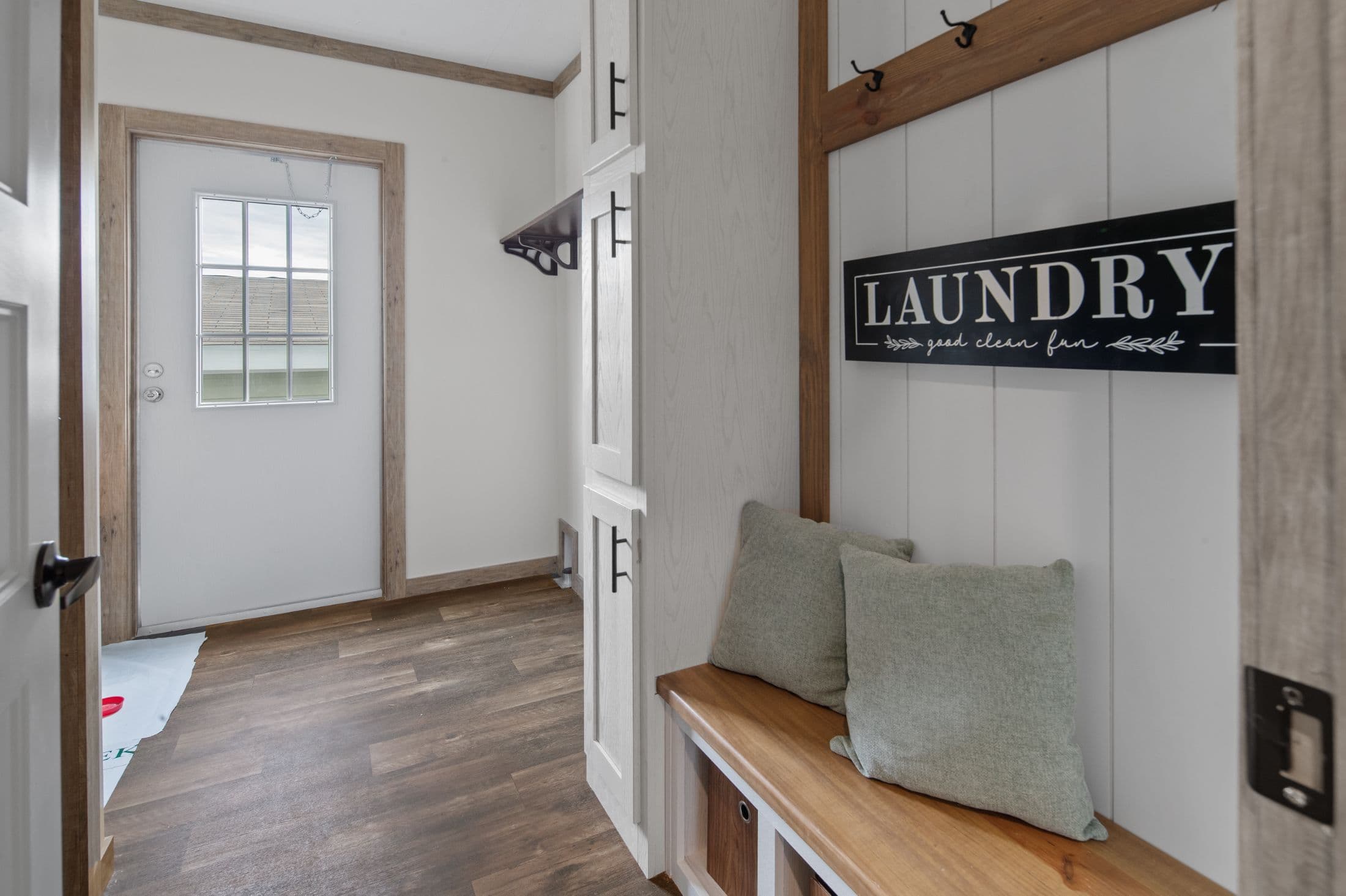 The roxy  home features