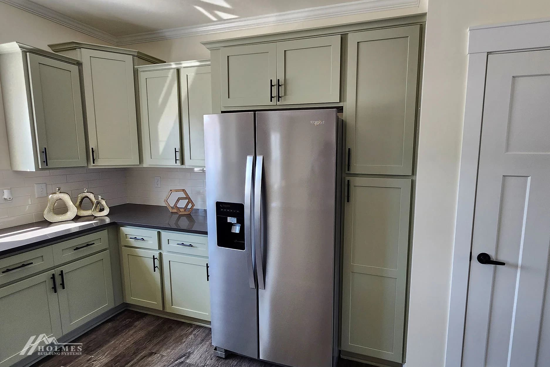 Caroline kitchen home features