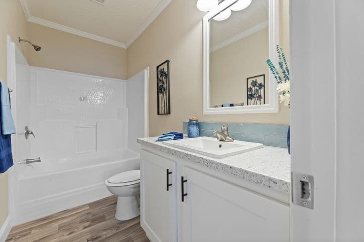 Timberview 32663e bathroom home features