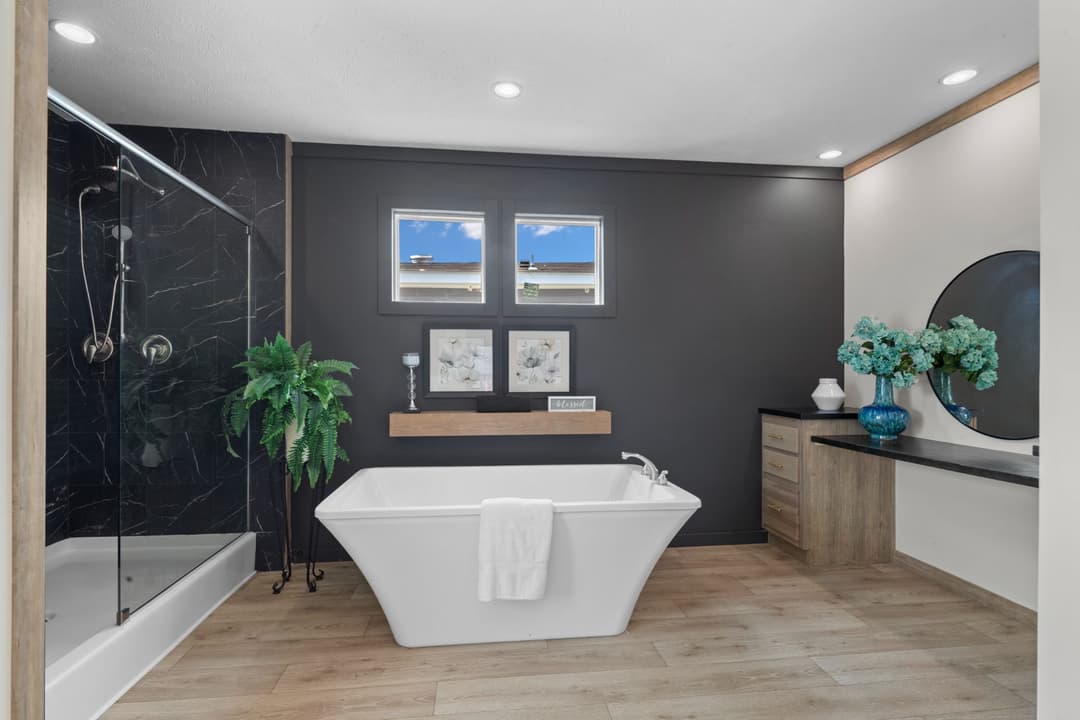 The highland oak interior and bathroom home features