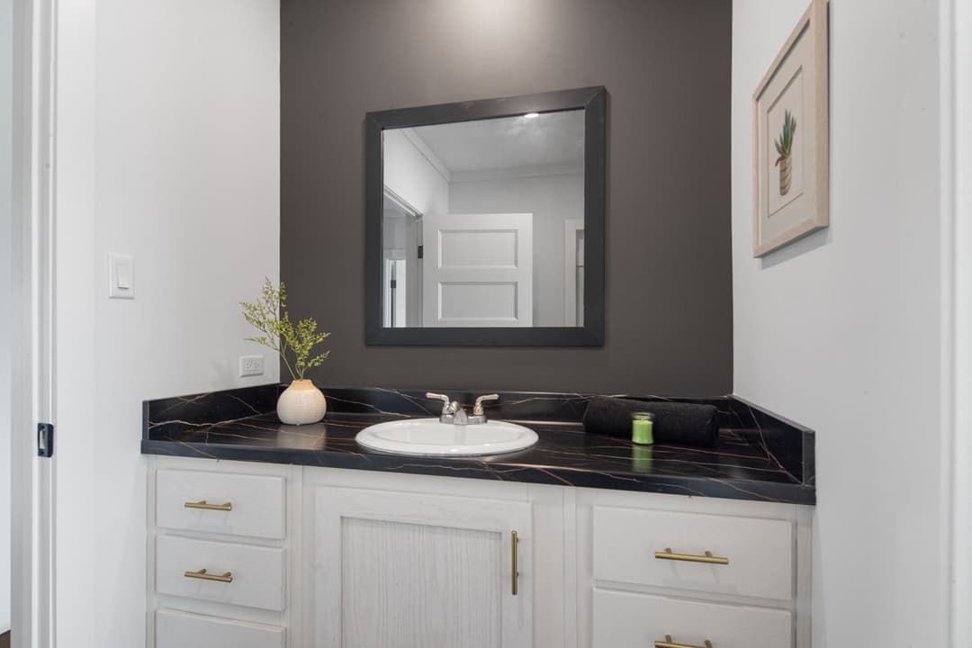 The little creek interior and bathroom home features