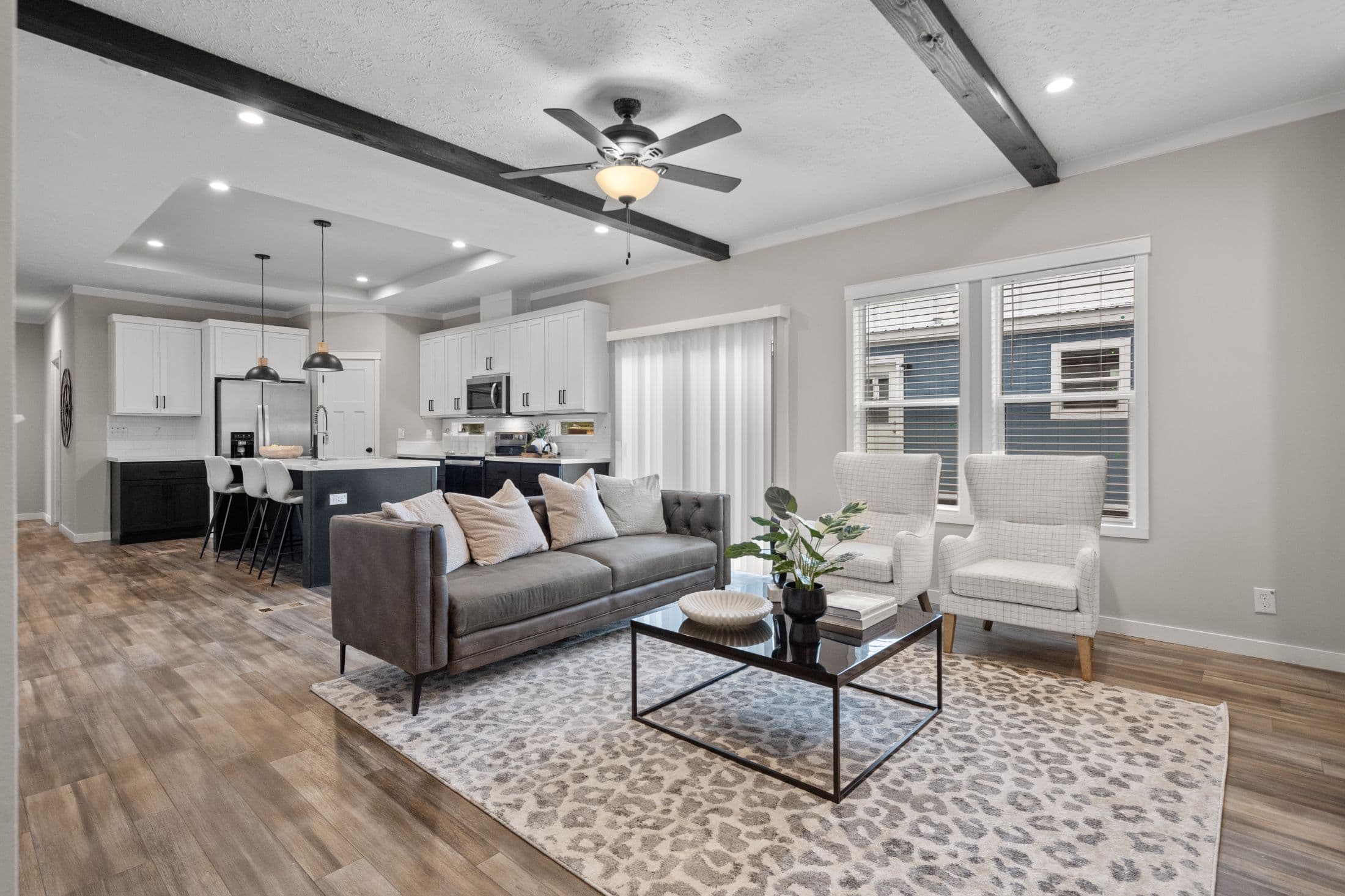 The altitude 1  home features