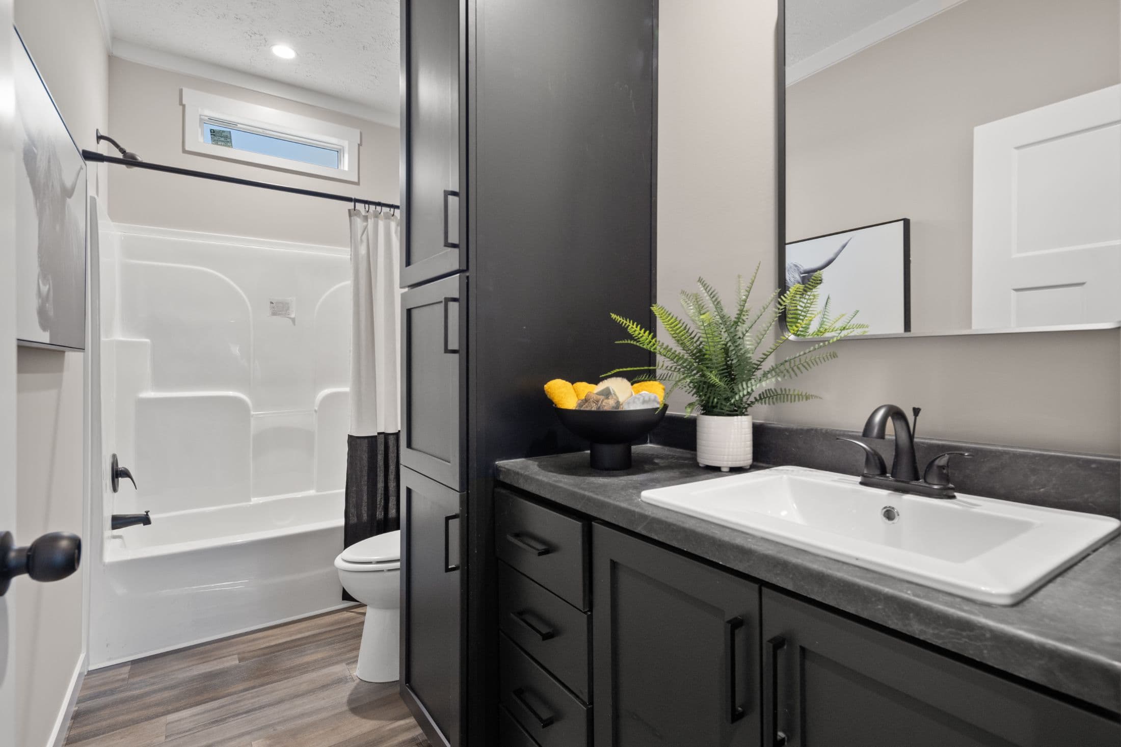 The altitude 1  home features