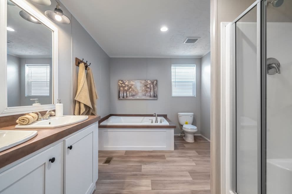 Tradition 2868b bathroom home features
