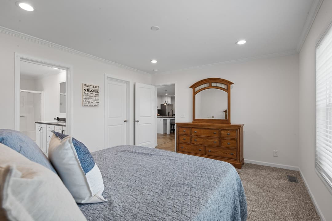 Birdie (inventory) bedroom home features