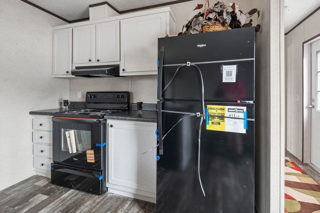 Riverside 1456 interior and kitchen home features