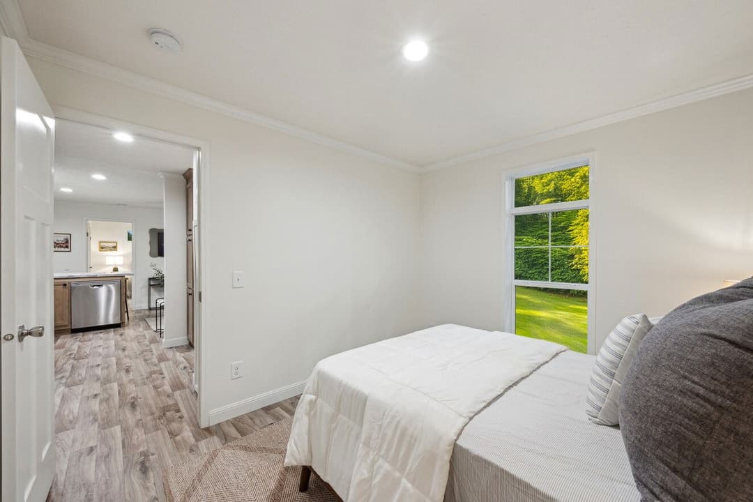 Blue ridge duplex bedroom home features