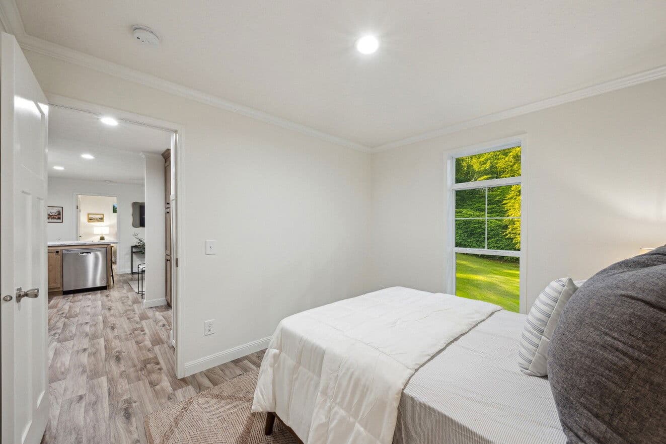 Blue ridge duplex bedroom home features