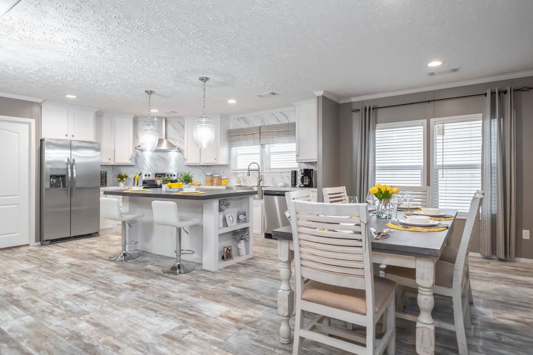 Cascade kitchen home features