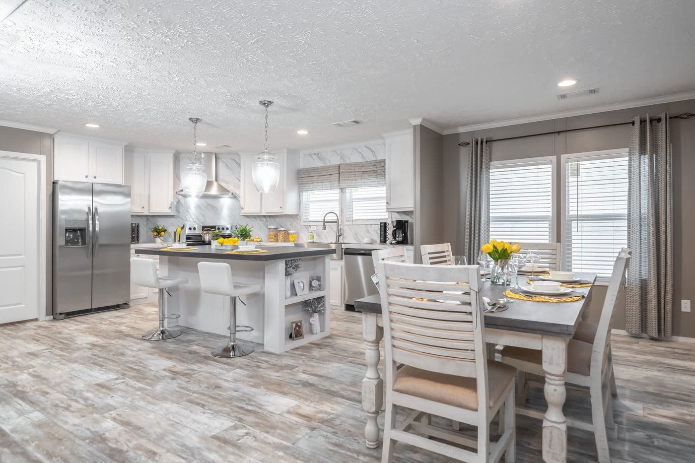 Cascade kitchen home features