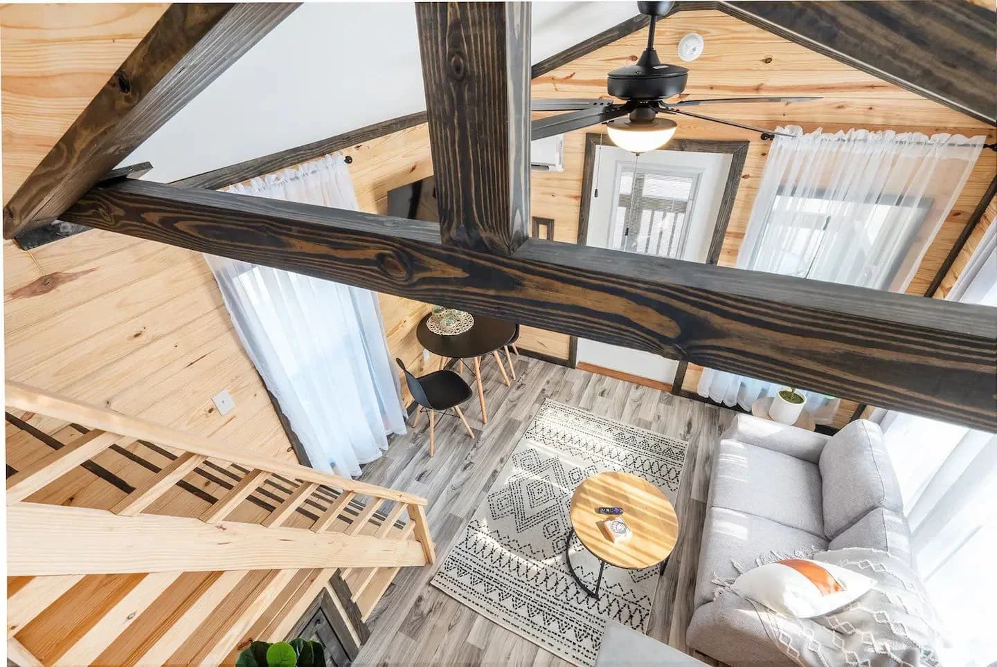 Whispering pines | 4b 100 interior home features